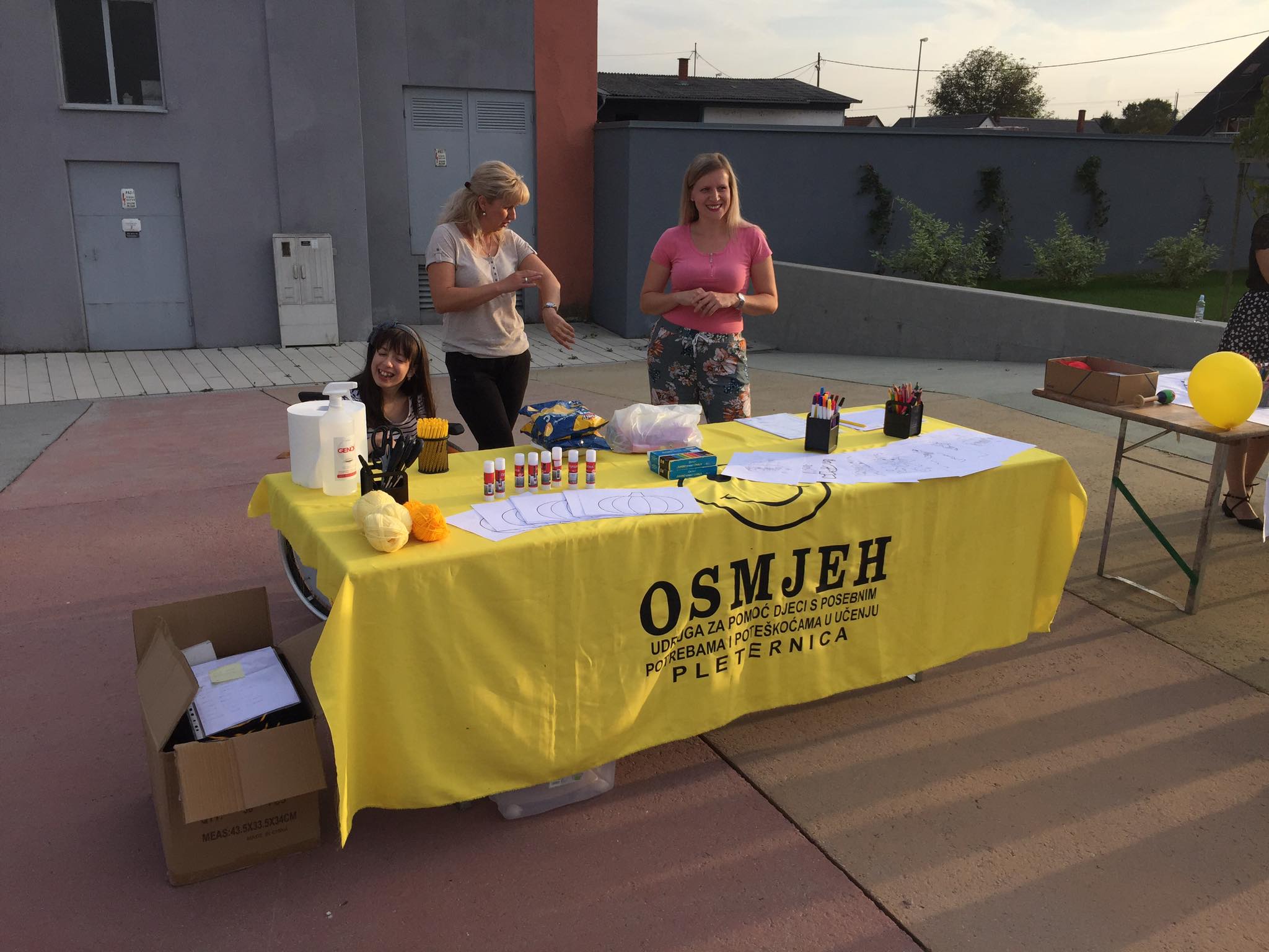 Dana 17.08.2020.godine sudjelovali smo na kulturnoj manifestaciji- Knjignik koju organizira Hrvatska knjižnica i čitaonica Pleternica. Pogledali smo dječju predstavu “Jednozubi gusar”...